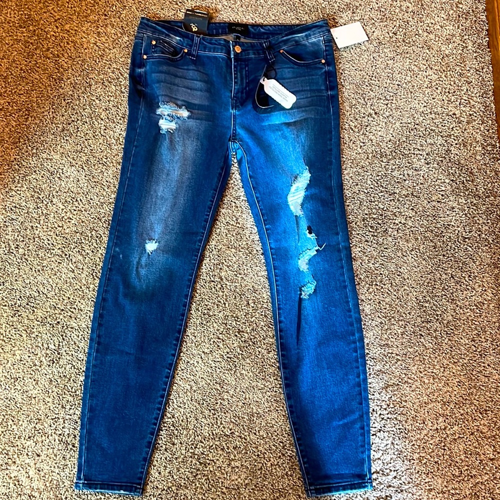 Celebrity Pink distressed skinny jeans
